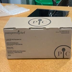 PAMPERED CHEF 1 CUP PREP BOWLS WITH LIDS (set of 6)